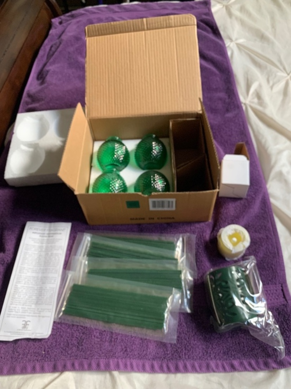 New in Box Forever Fragrant Joy Mangano Green Holiday Wreath 4 pc Diffuser Set